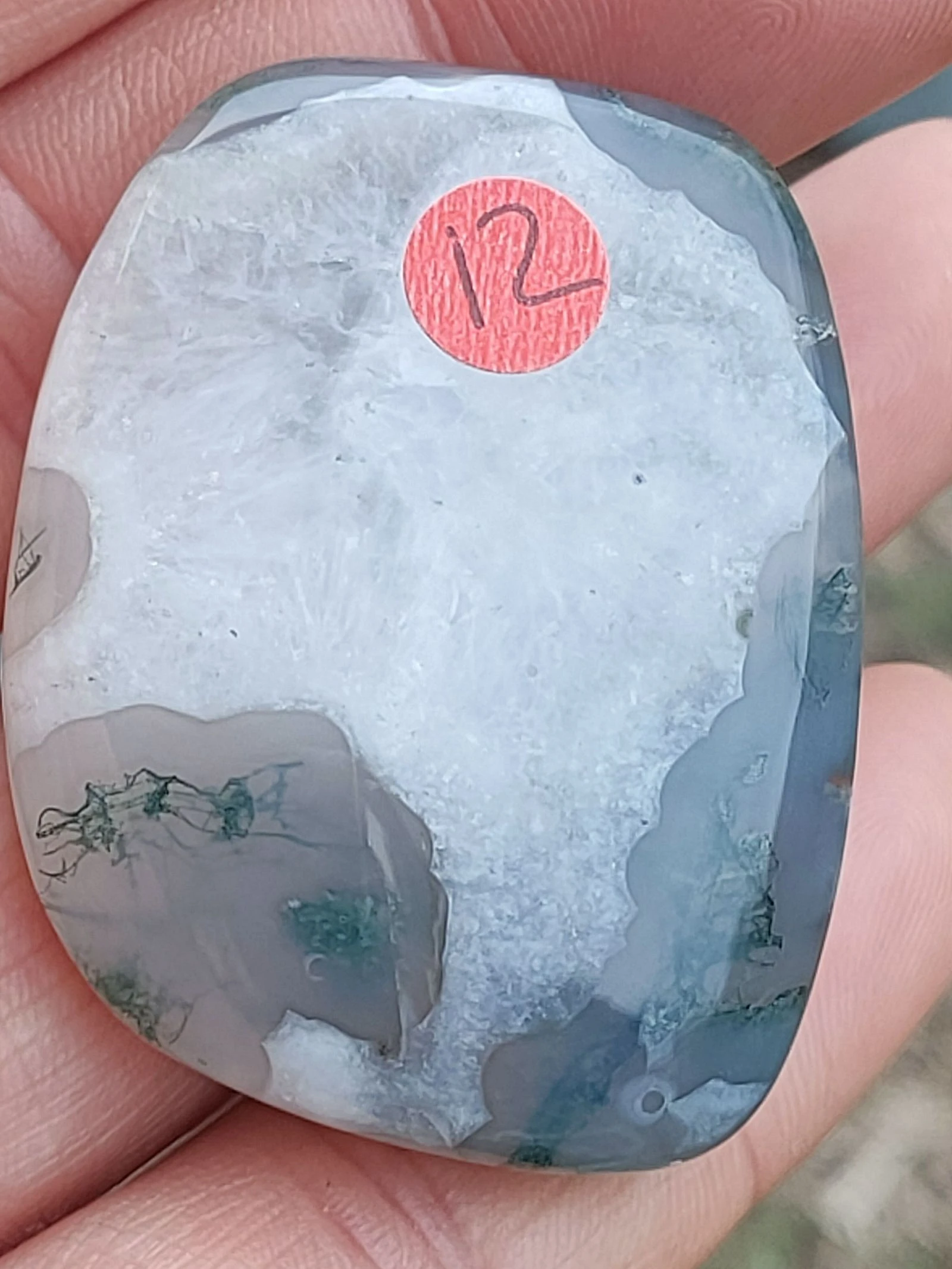 1 galet an agate mousse